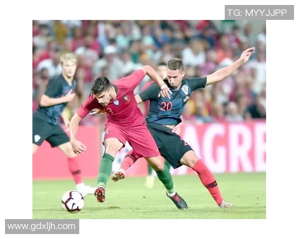 苗侨伟足球明星队成员的精彩瞬间与团队精神展现 苗侨伟足球明星队成员的精彩瞬间与团队精神展现