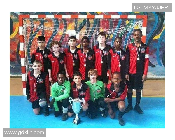 儿时心中的足球明星是谁他如何影响了我们的成长与梦想