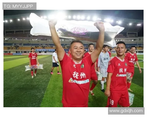 足球明星礼盒LED灯点亮你的球迷之夜尽享激情与荣耀的完美结合