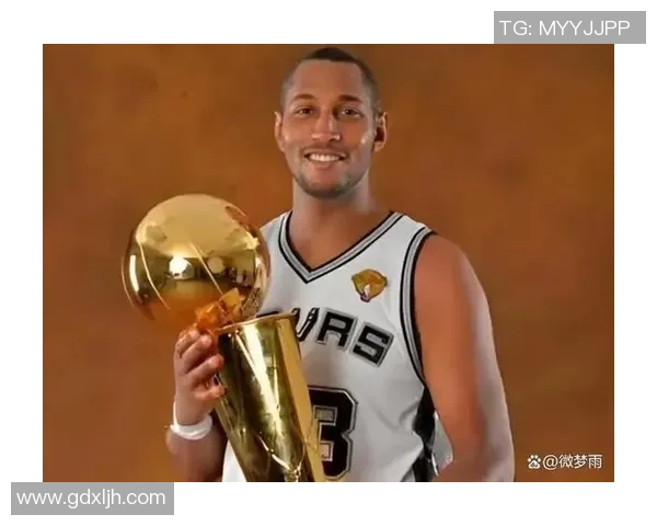 姓范的篮球明星们：从职业生涯到辉煌成就的精彩回顾与分析